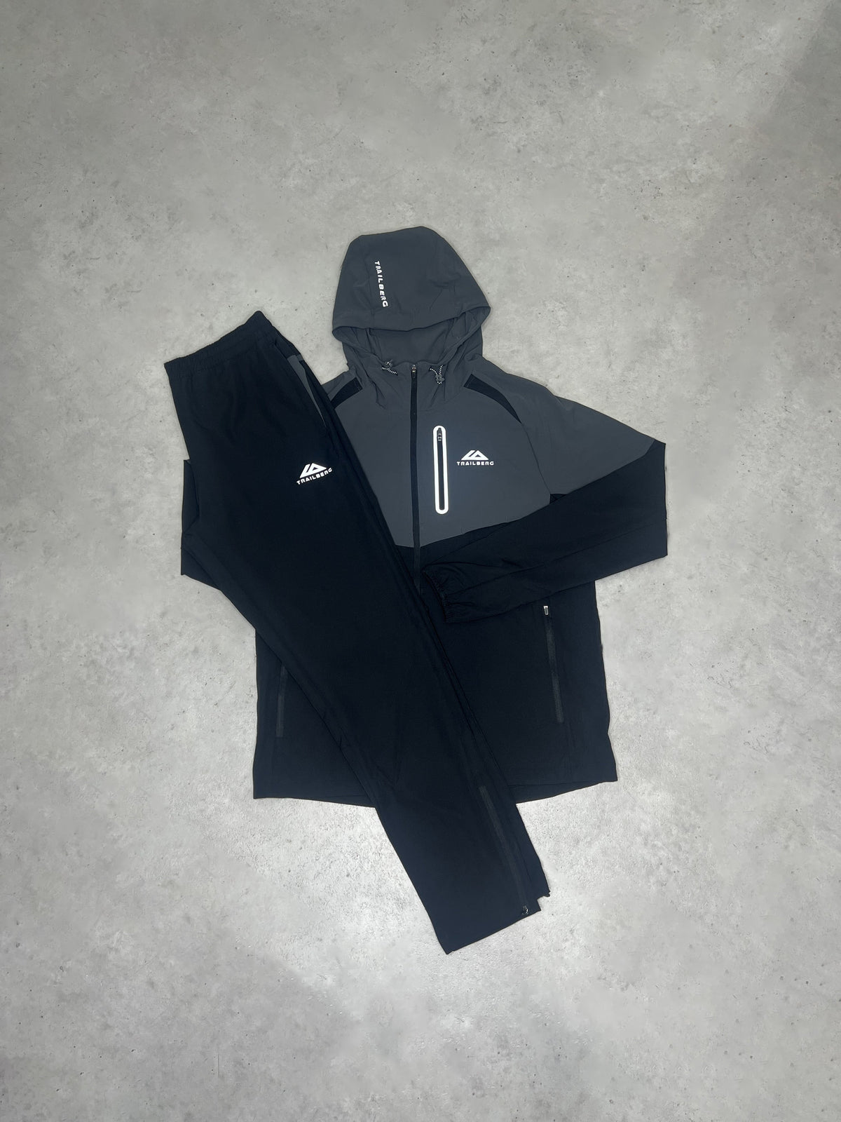 Trailberg AW25 Cloud Tracksuit - Black/Volcano Grey